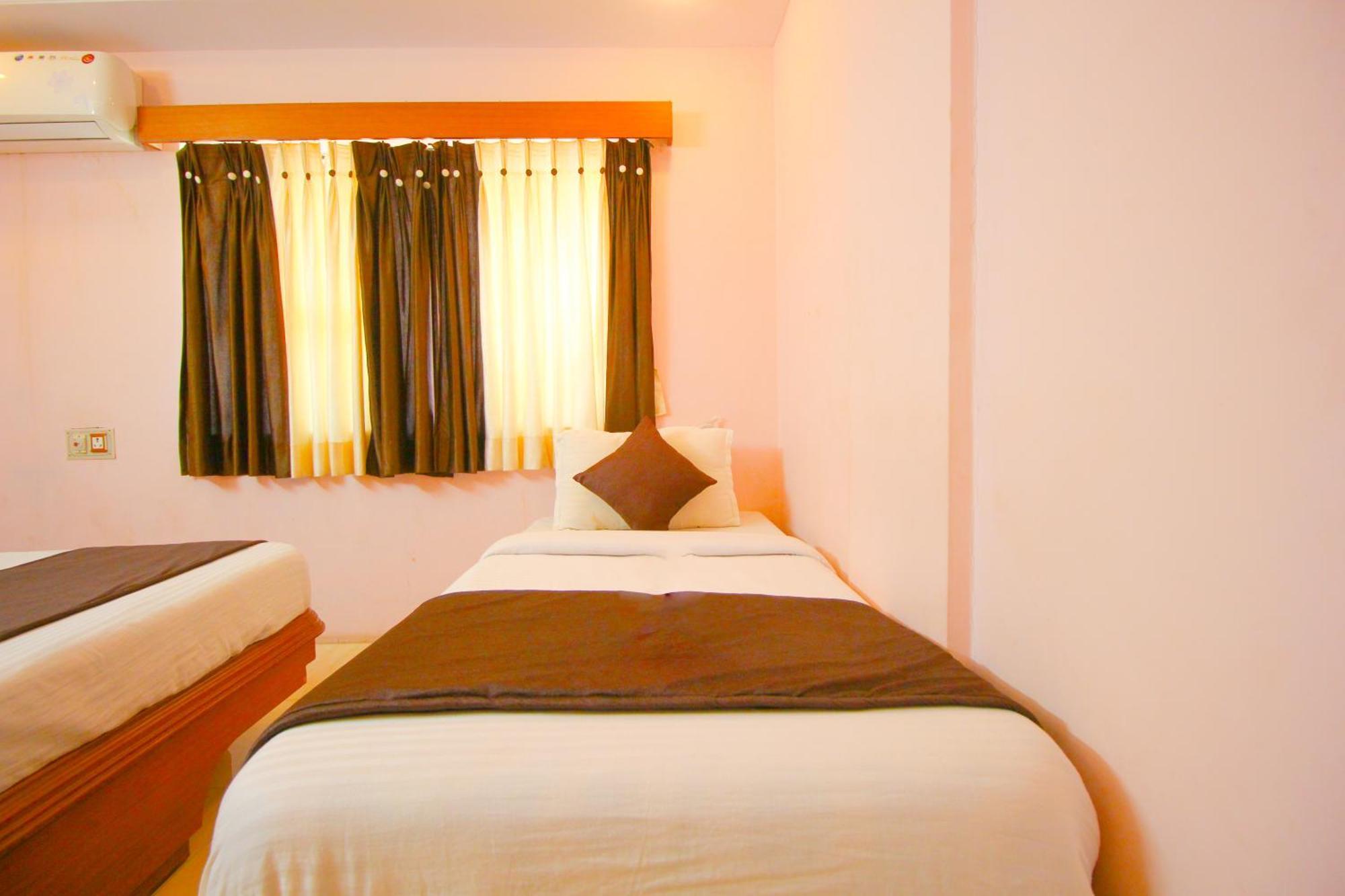 Hotel Upasana Rajkot Luaran gambar