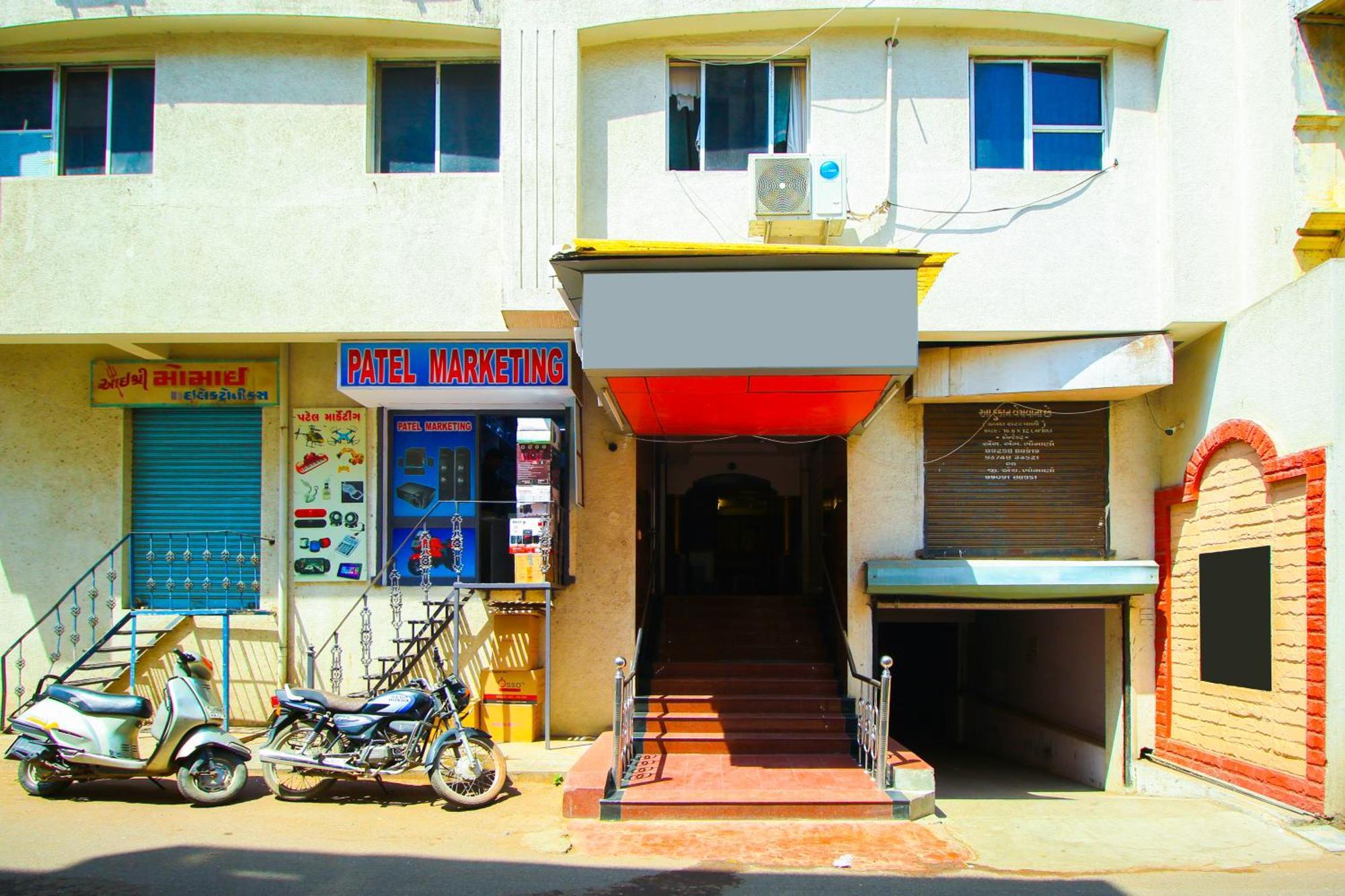 Hotel Upasana Rajkot Luaran gambar