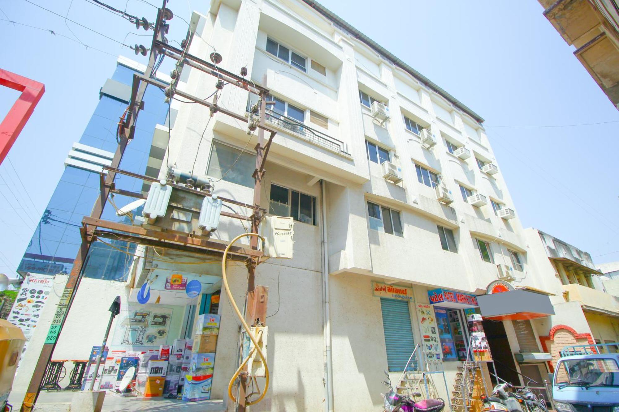 Hotel Upasana Rajkot Luaran gambar