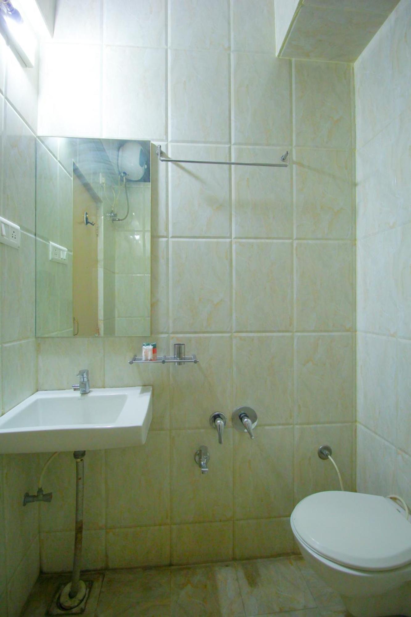 Hotel Upasana Rajkot Luaran gambar