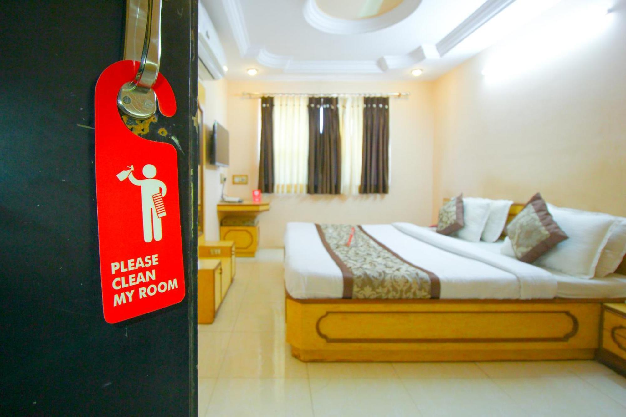 Hotel Upasana Rajkot Luaran gambar