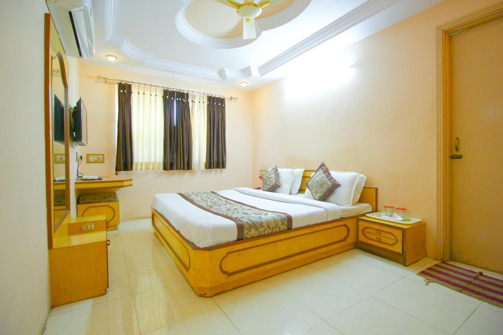 Hotel Upasana Rajkot Luaran gambar