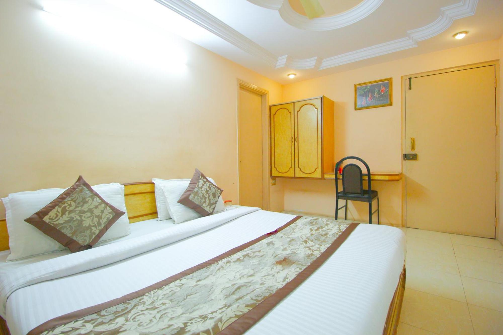 Hotel Upasana Rajkot Luaran gambar
