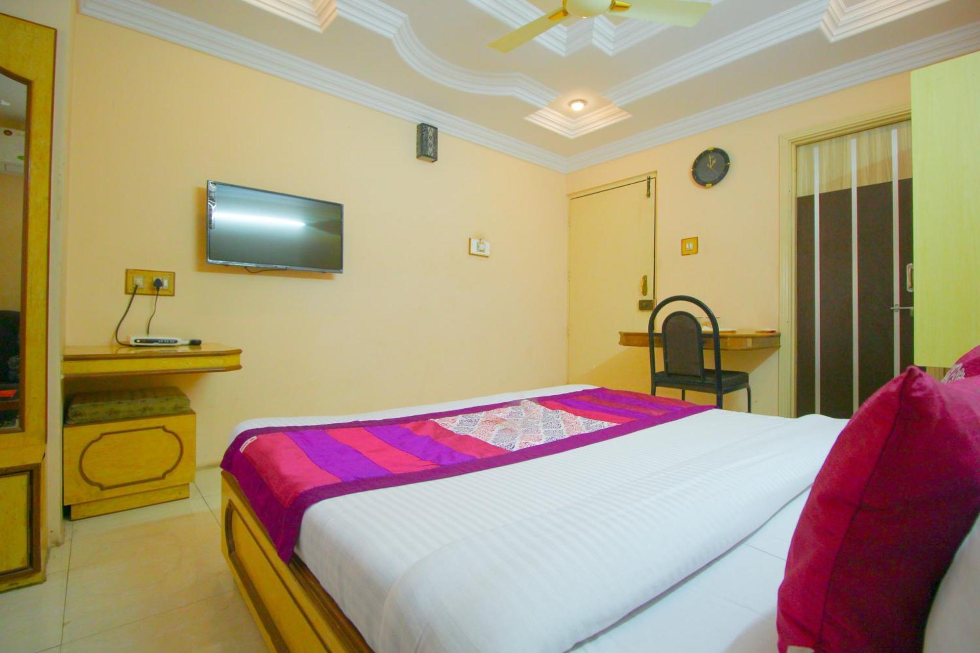 Hotel Upasana Rajkot Luaran gambar