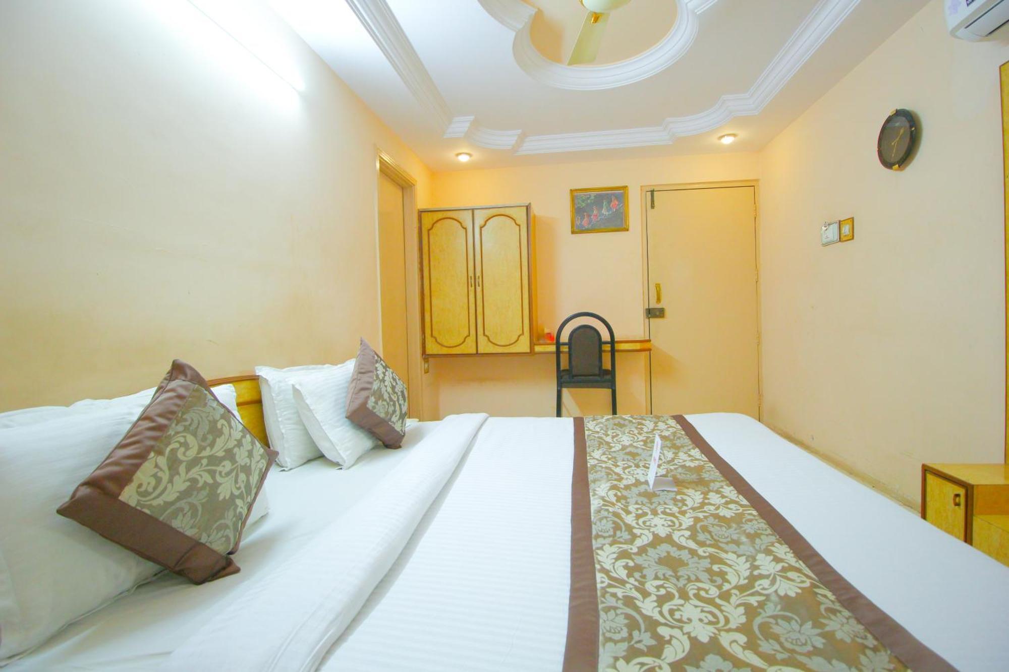 Hotel Upasana Rajkot Luaran gambar