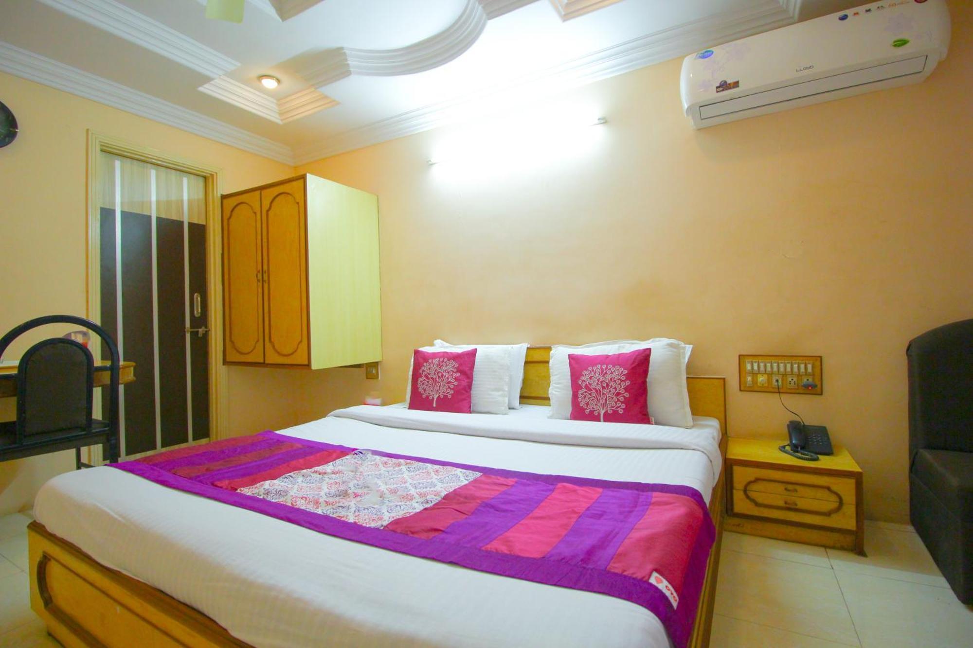 Hotel Upasana Rajkot Luaran gambar