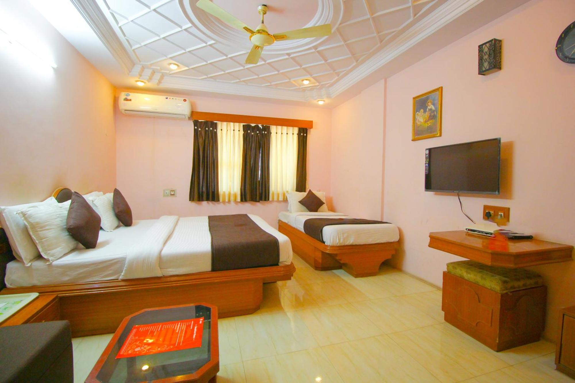 Hotel Upasana Rajkot Luaran gambar
