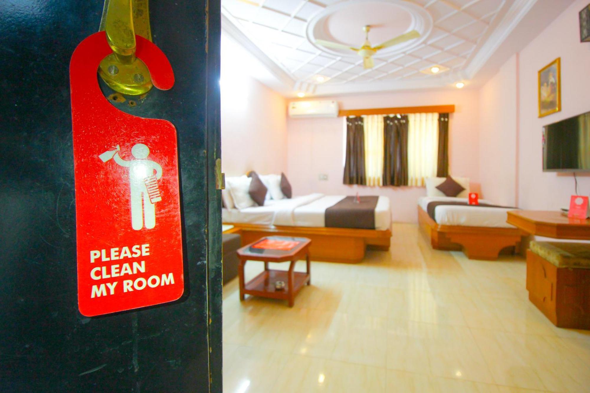 Hotel Upasana Rajkot Luaran gambar
