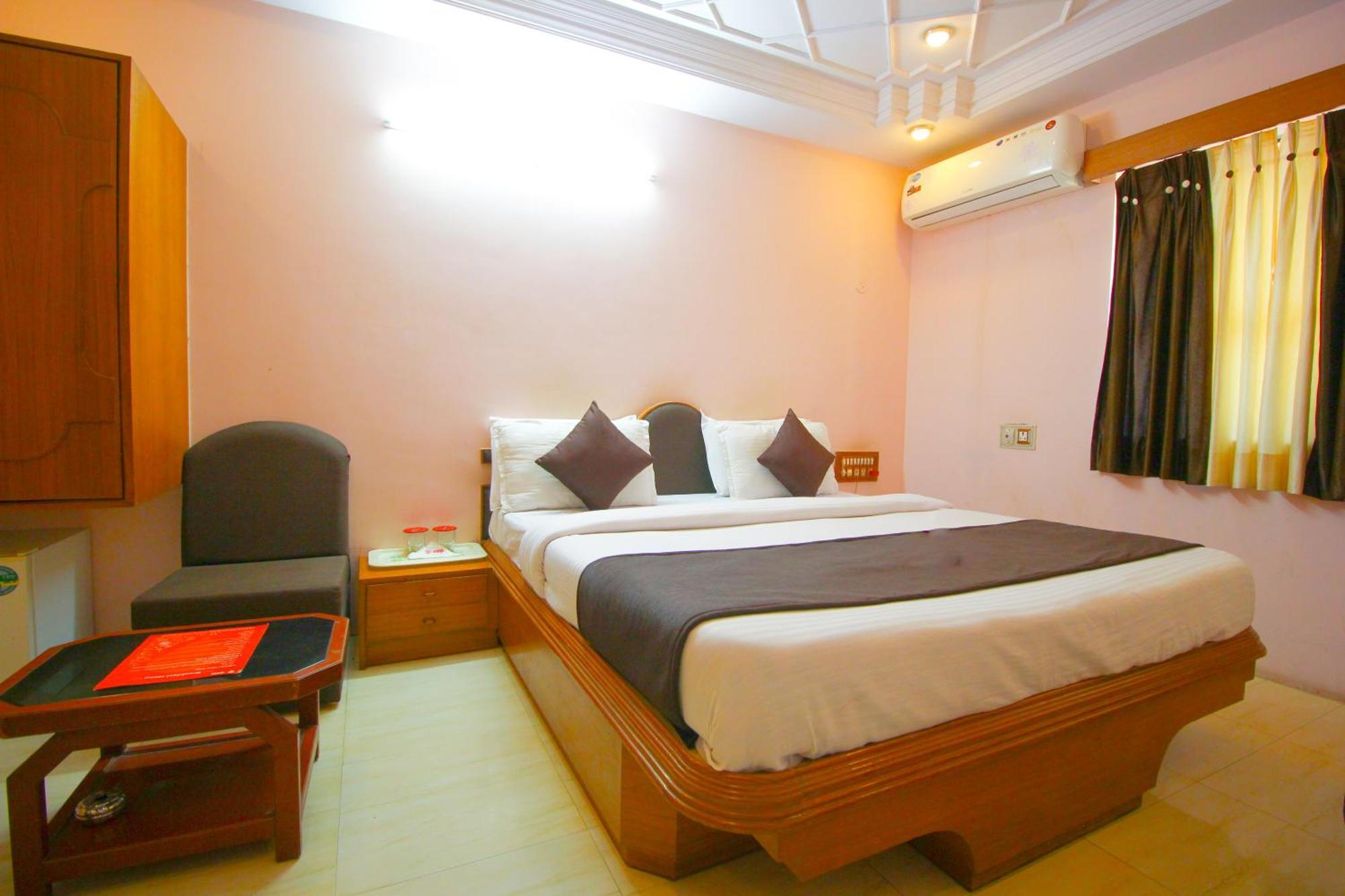 Hotel Upasana Rajkot Luaran gambar