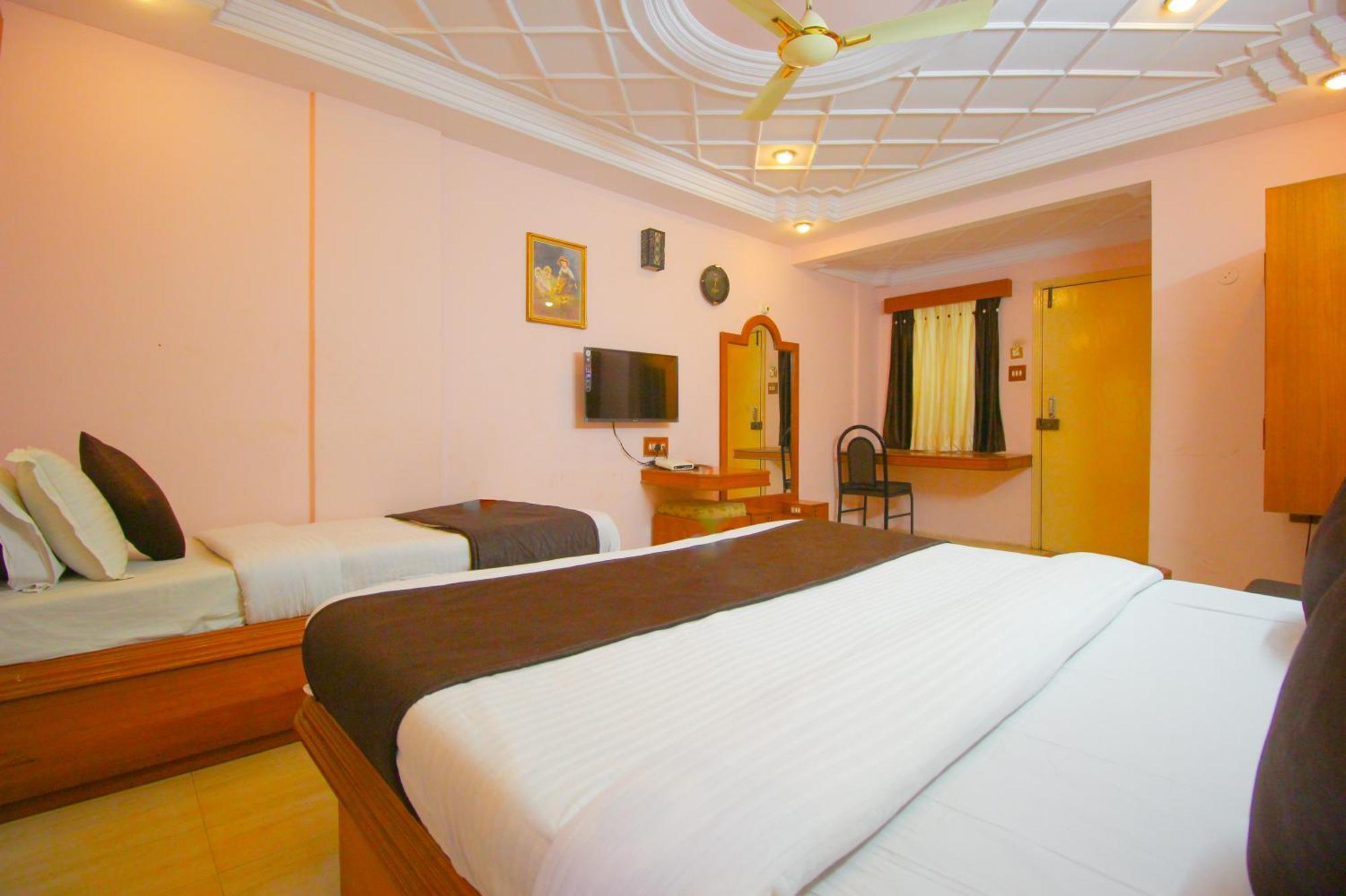 Hotel Upasana Rajkot Luaran gambar